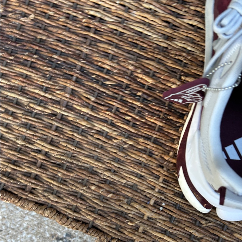 Texas A&M Athletic Sneakers Burgandy/Cool Grey Cloud White NEW - Picture 6 of 12